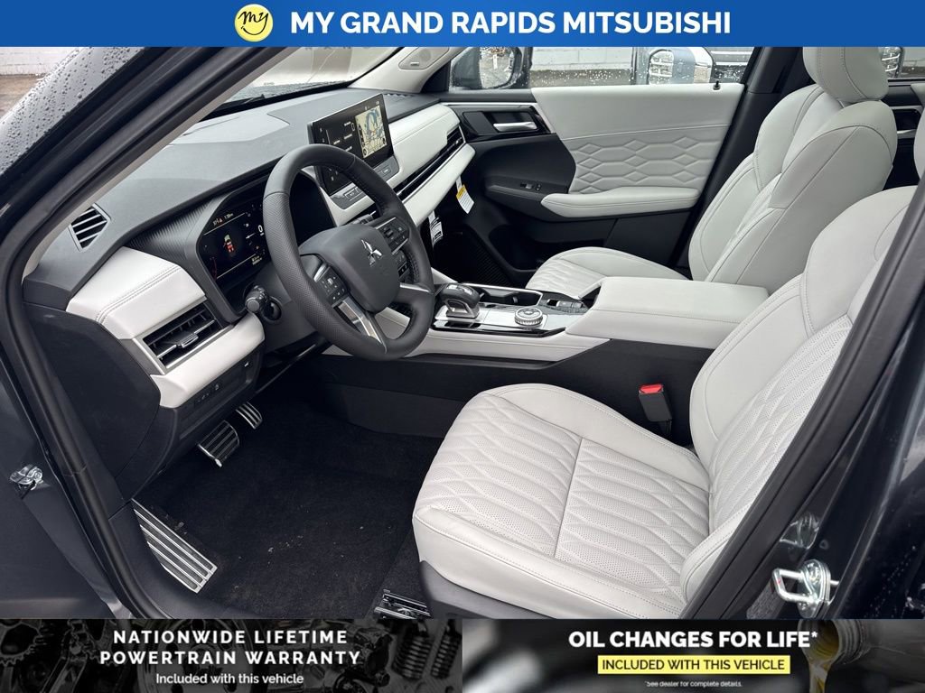 New 2026 Mitsubishi Outlander SEL image 9