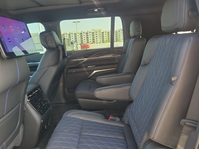 New 2026 Cadillac Escalade IQL Sport 1 w/ LPO, Floor Liner Package AWD/4WD image 19