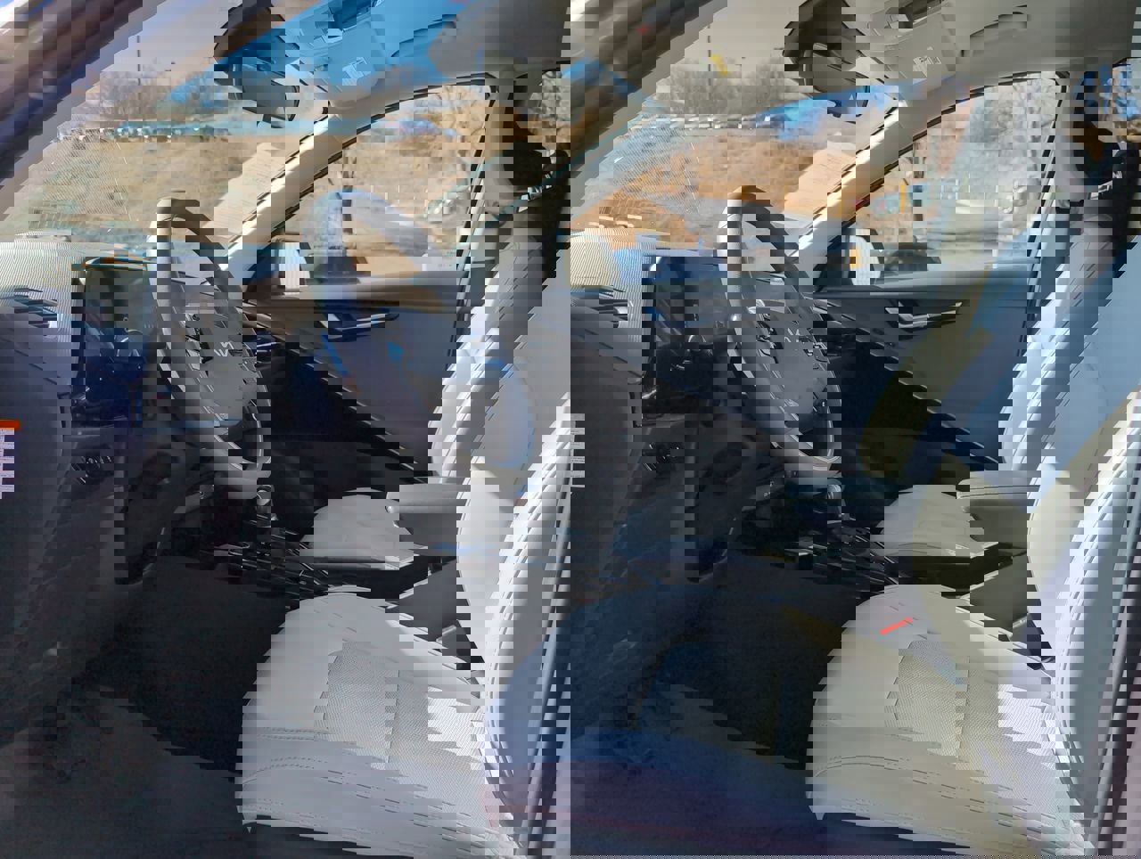 Used 2023 Kia Niro EX image 10