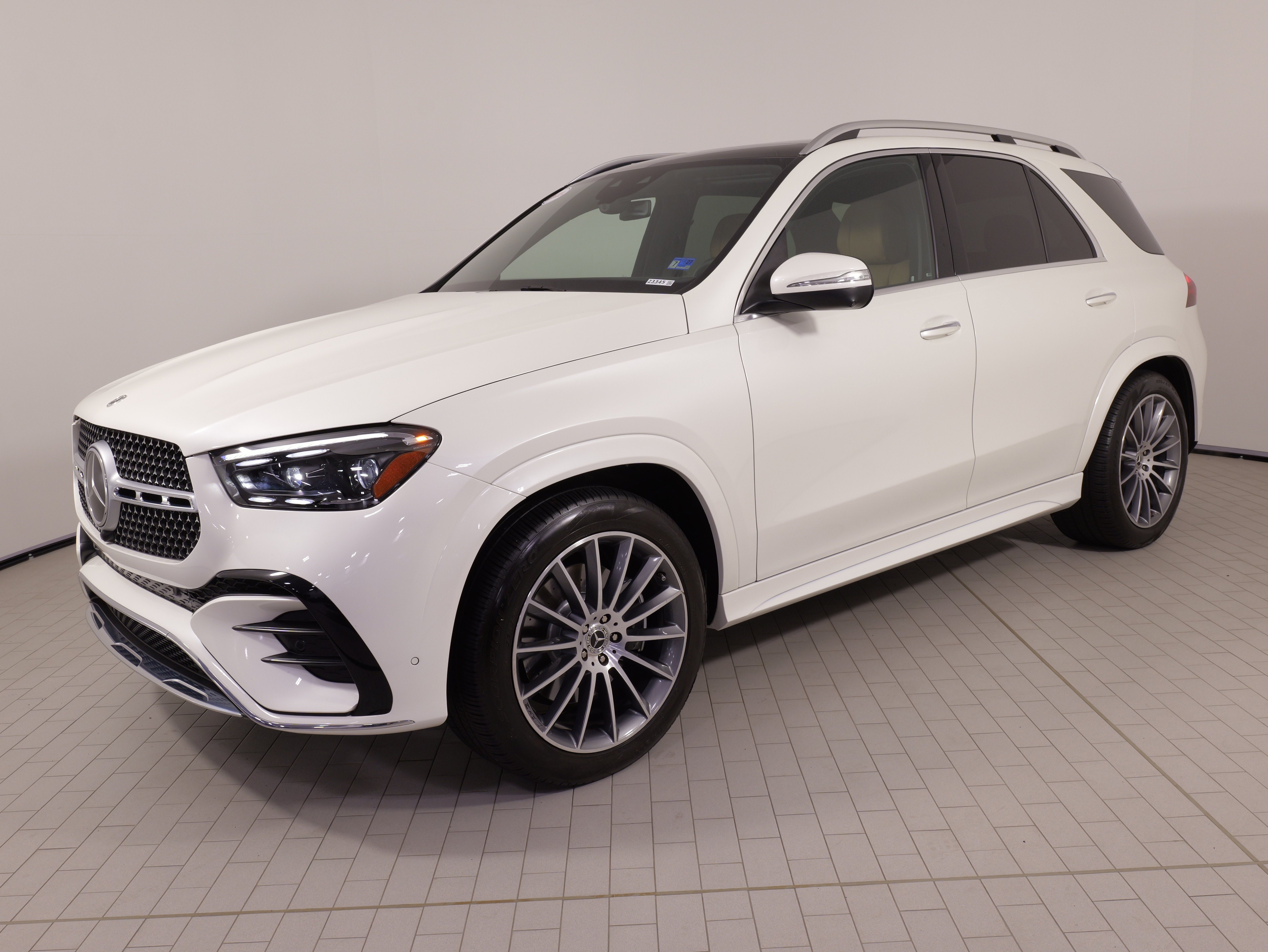 Used 2024 Mercedes-Benz GLE 450 4MATIC image 2