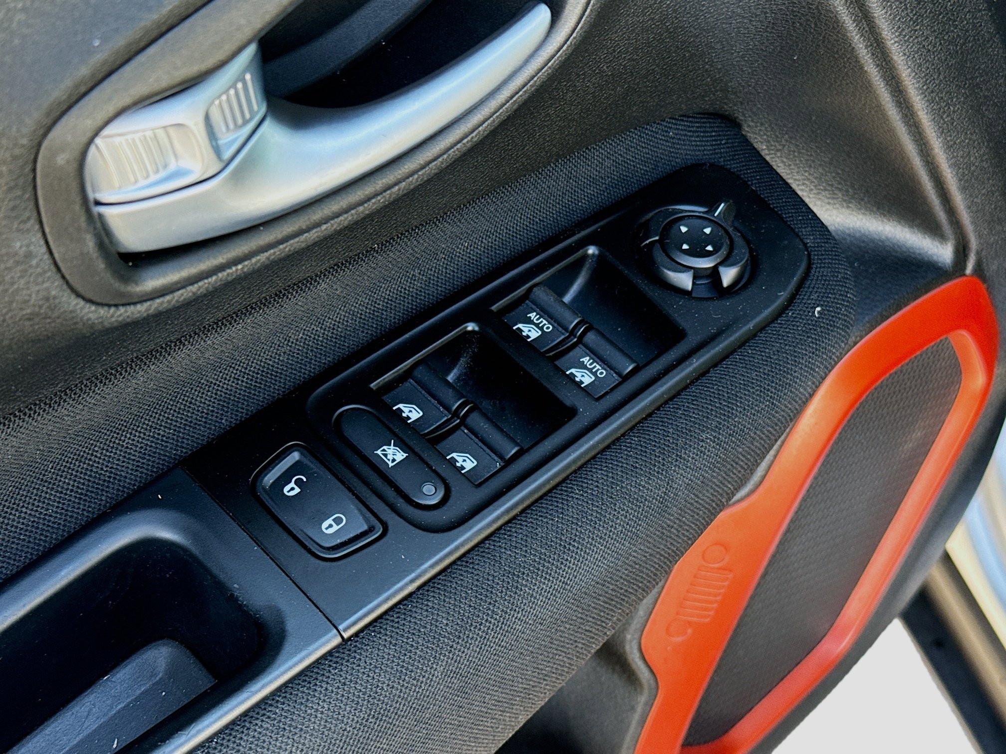 Used 2020 Jeep Renegade Latitude image 21