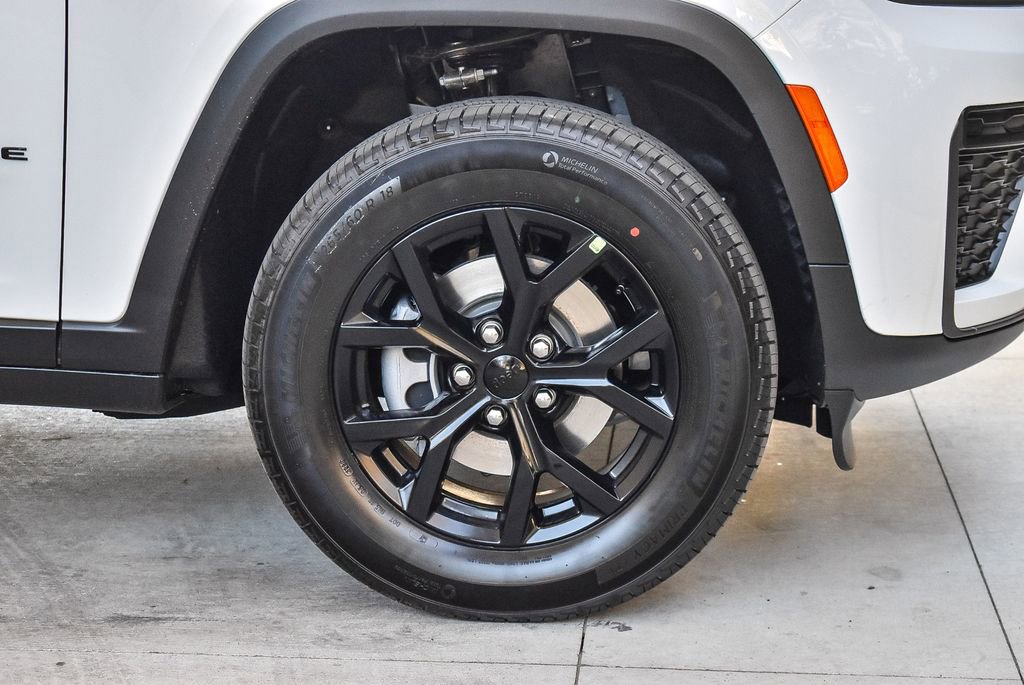 New 2026 Jeep Grand Cherokee Altitude image 10