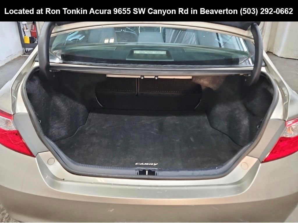Used 2017 Toyota Camry LE FWD image 11