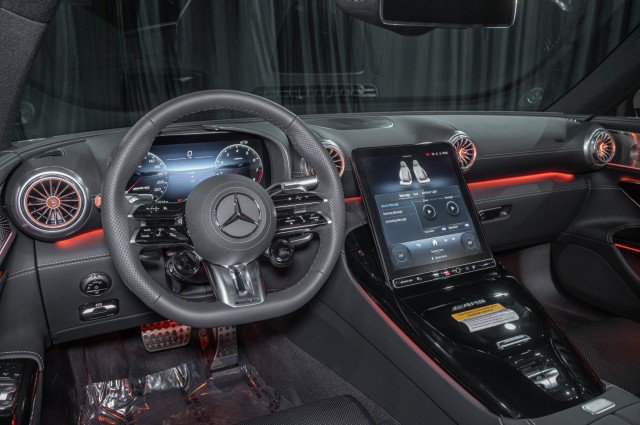 New 2026 Mercedes-Benz SL 63 AMG 4MATIC image 18