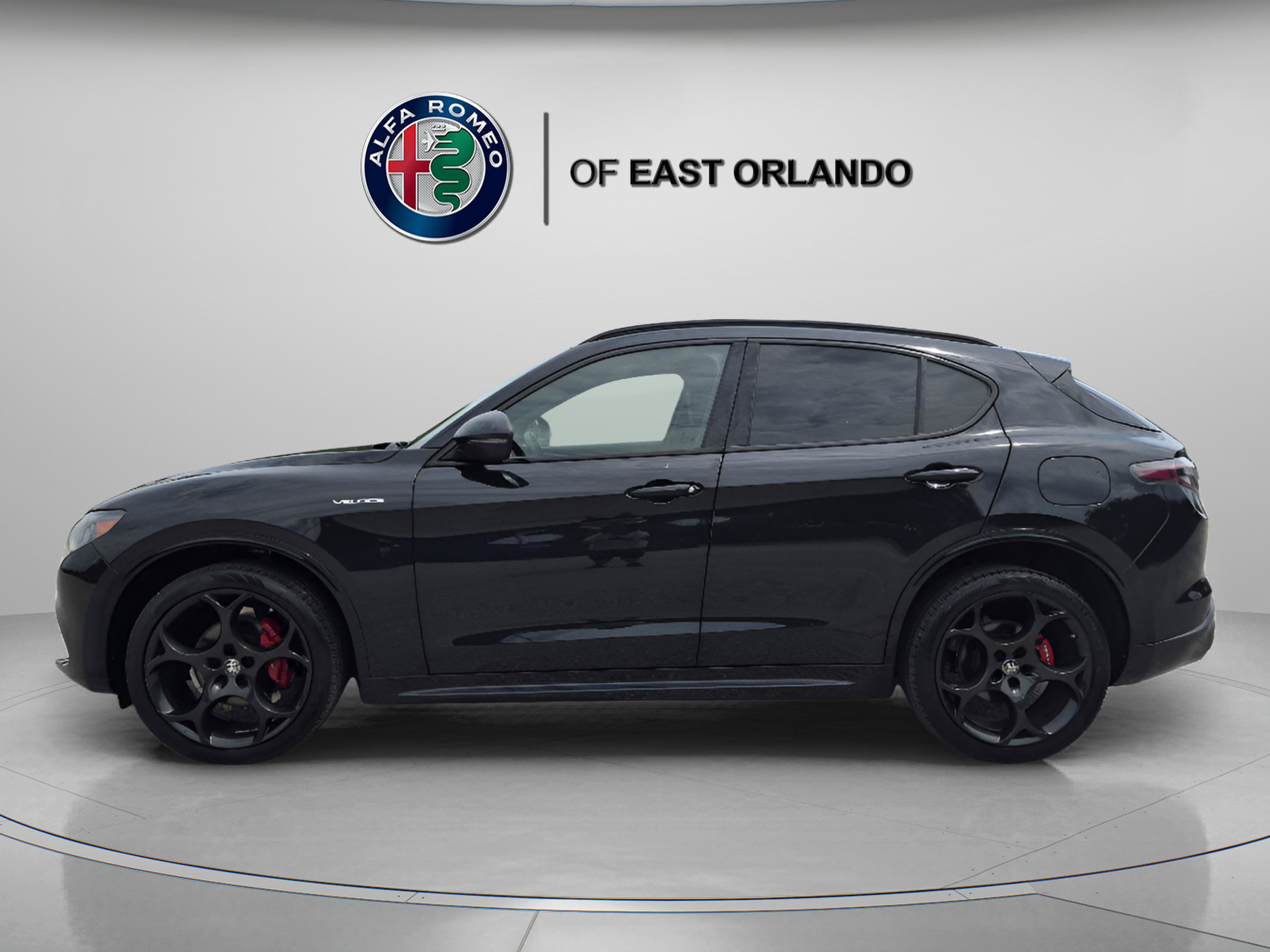 Used 2024 Alfa Romeo Stelvio Veloce AWD/4WD image 4