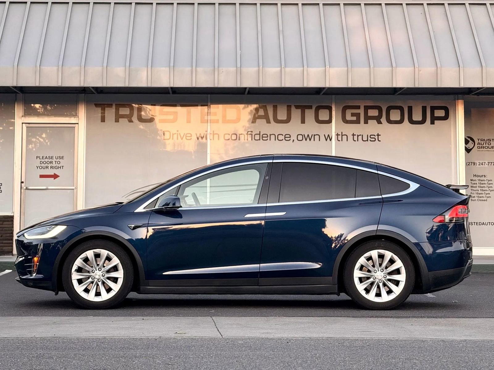 Used 2017 Tesla Model X 75D image 6