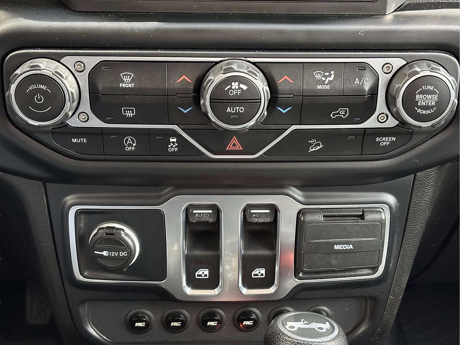 Used 2019 Jeep Wrangler Sport image 13