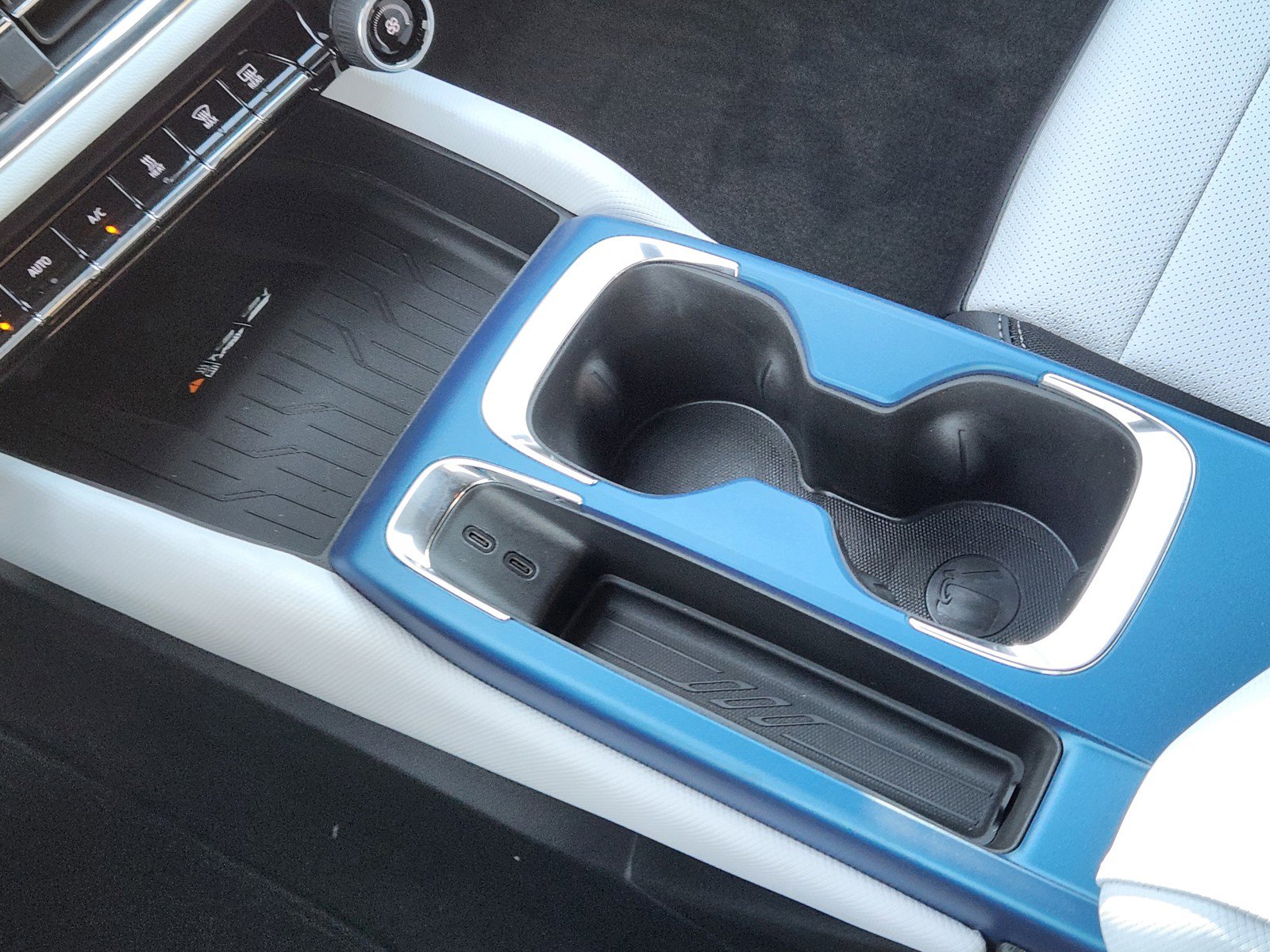 New 2026 Chevrolet Equinox EV LT image 16