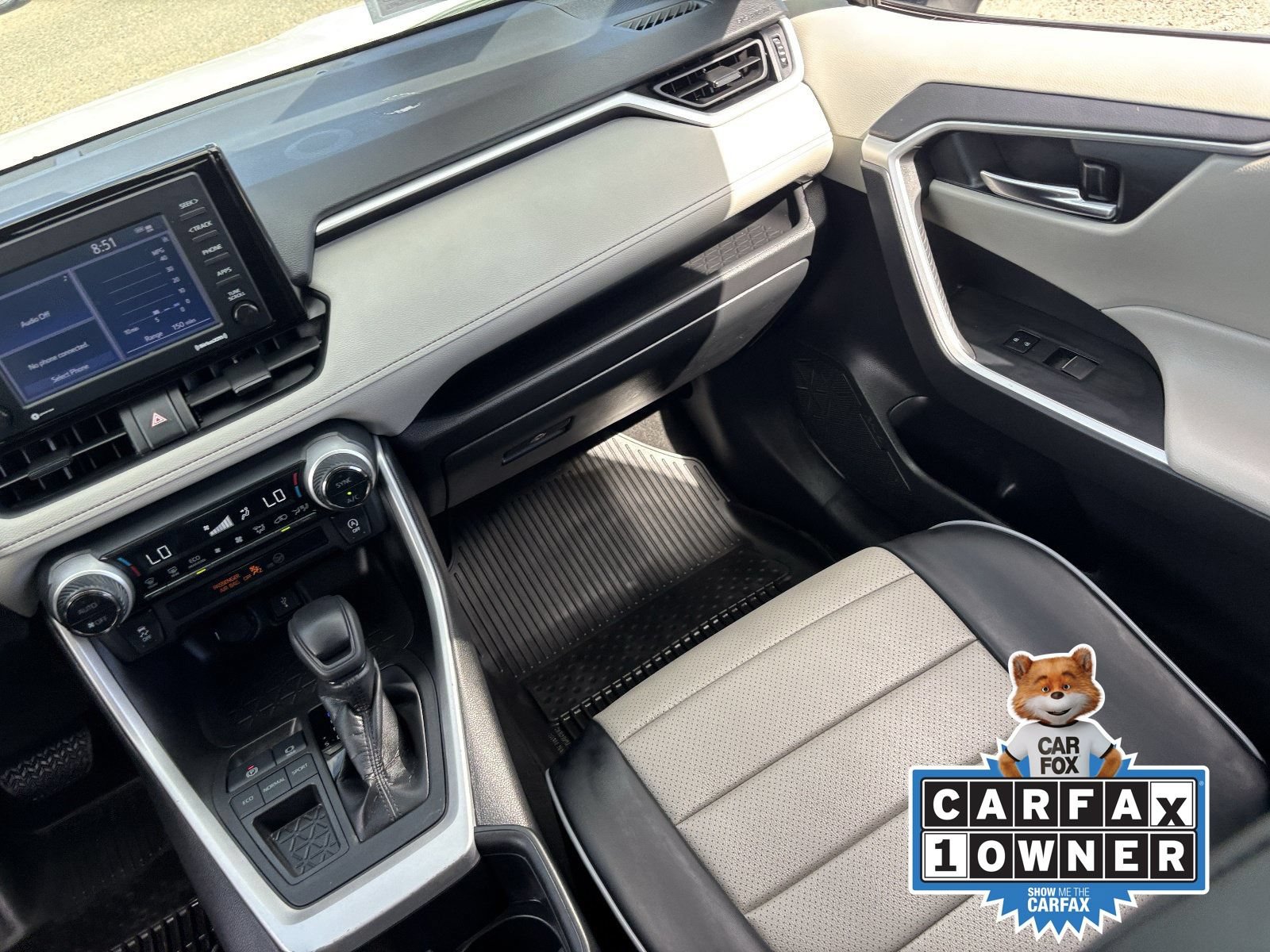 Used 2022 Toyota RAV4 XLE w/ Convenience Package FWD image 17