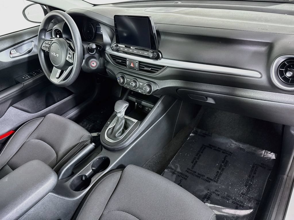 Certified 2024 Kia Forte LXS w/ LXS Technology Package FWD image 30