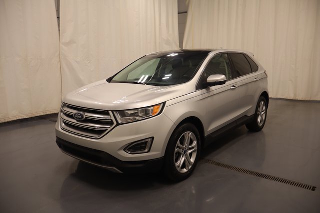 Used 2018 Ford Edge Titanium w/ Equipment Group 301A image 4