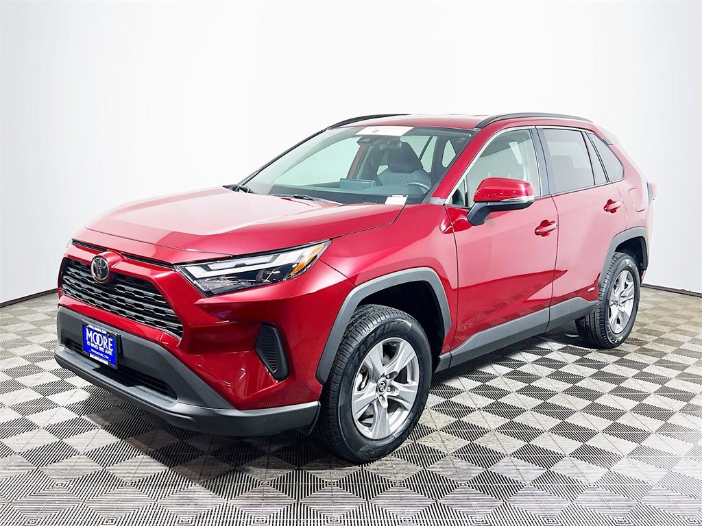 Certified 2025 Toyota RAV4 XLE image 4