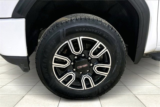 Used 2023 GMC Sierra 2500 AT4 w/ AT4 Preferred Package image 10