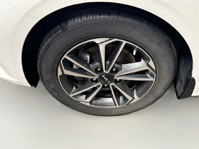 Certified 2023 Kia Forte LXS w/ LXS Technology Package FWD image 29