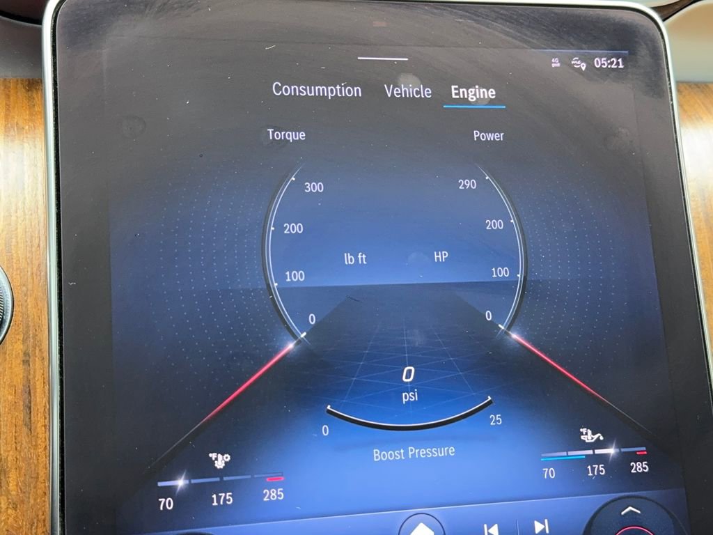 Used 2024 Mercedes-Benz GLC 300 4MATIC image 25