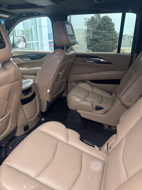 Used 2019 Cadillac Escalade ESV Platinum image 4