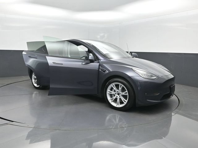 Used 2022 Tesla Model Y Long Range AWD/4WD image 30