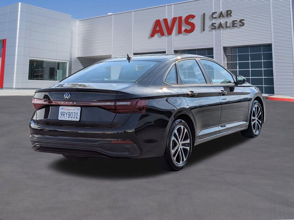 Used 2025 Volkswagen Jetta Sport image 6