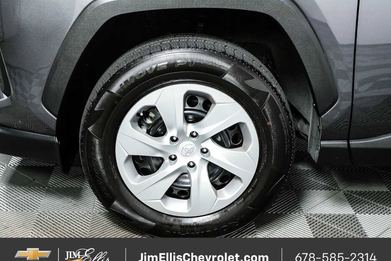 Used 2022 Toyota RAV4 LE FWD image 34