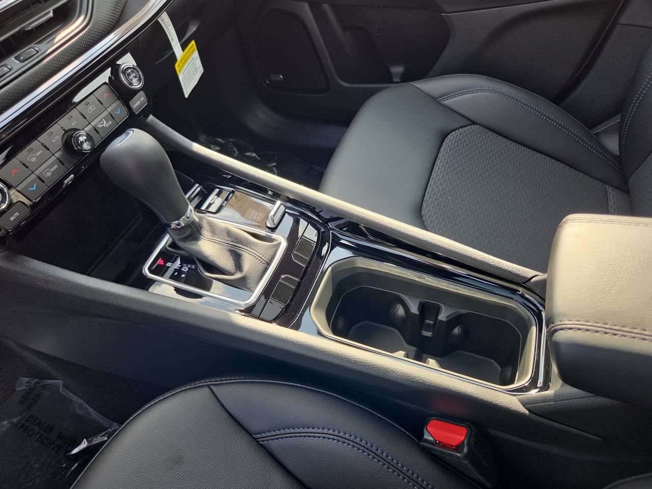 New 2026 Jeep Compass Latitude w/ Sun and Sound Group AWD/4WD image 32