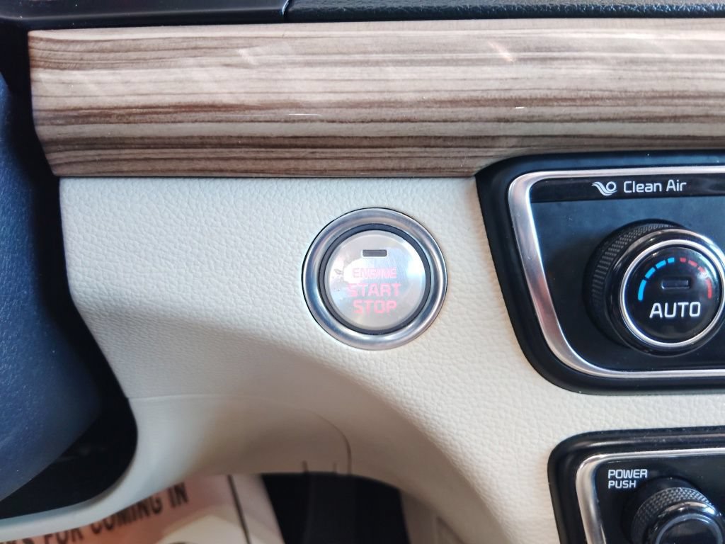 Used 2017 Kia Cadenza Technology FWD image 25
