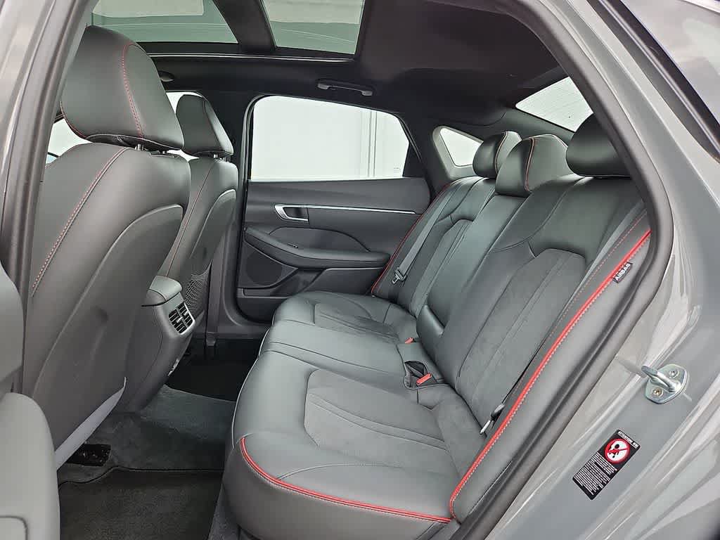 Used 2022 Hyundai Sonata SEL Plus w/ Preferred Accessory Package FWD image 9