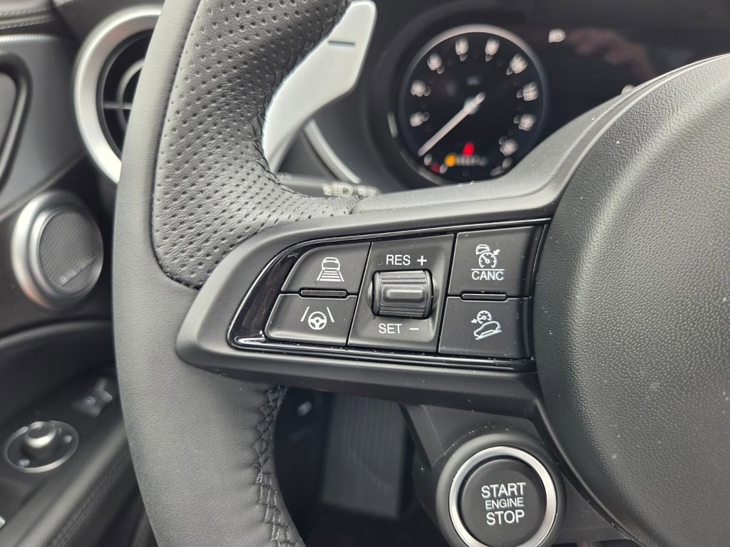 New 2025 Alfa Romeo Stelvio Sprint AWD/4WD image 15