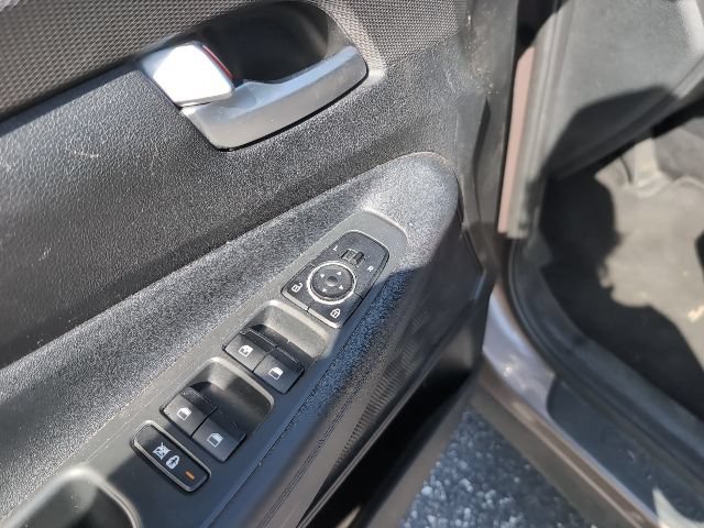 Used 2019 Hyundai Santa Fe SE FWD image 24