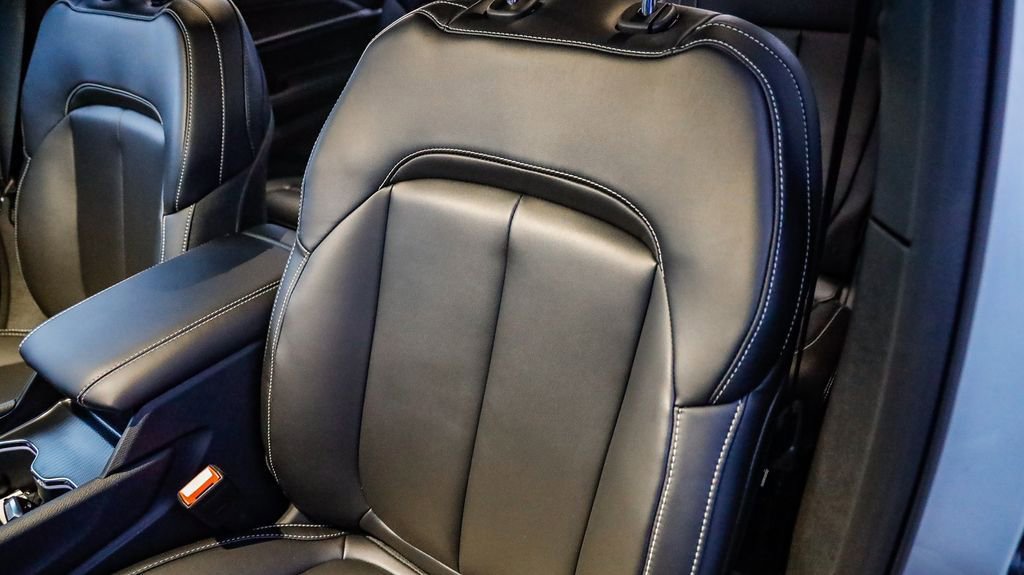 New 2025 Jeep Grand Cherokee L Limited w/ Black Appearance Package image 26