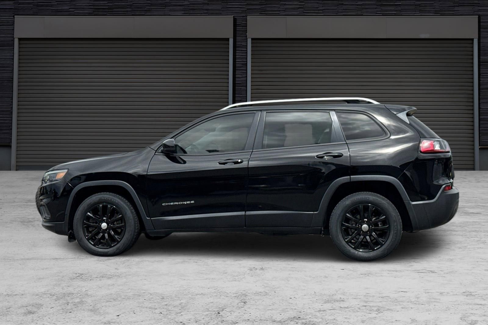Used 2021 Jeep Cherokee Latitude FWD image 7