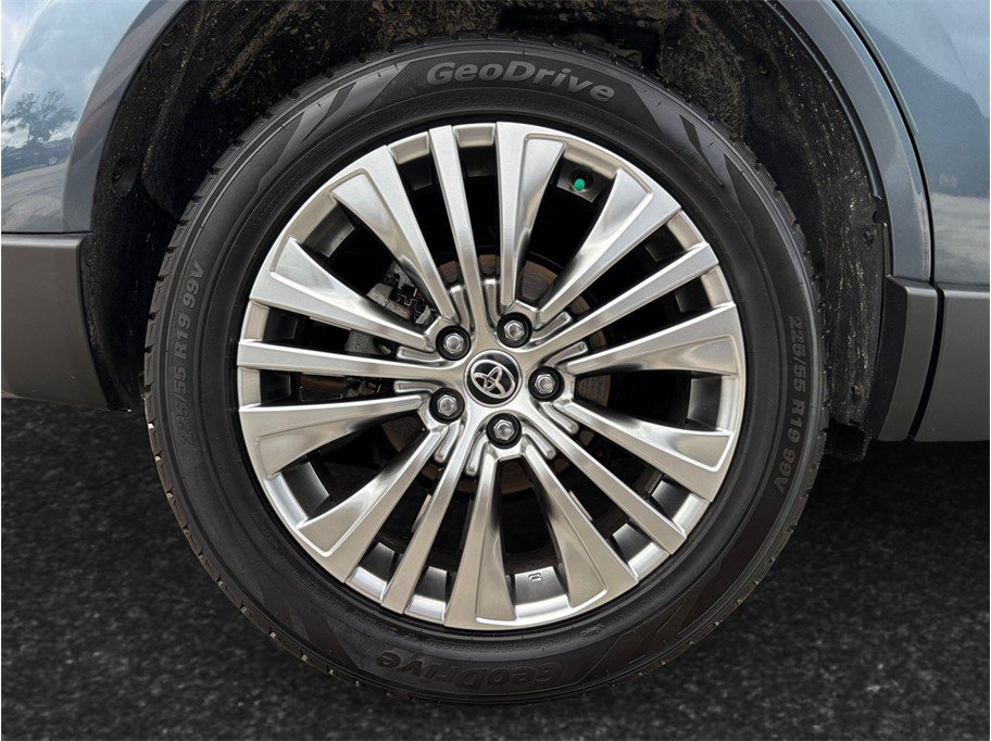Used 2022 Toyota Venza Limited w/ Advanced Technology Package AWD/4WD image 16