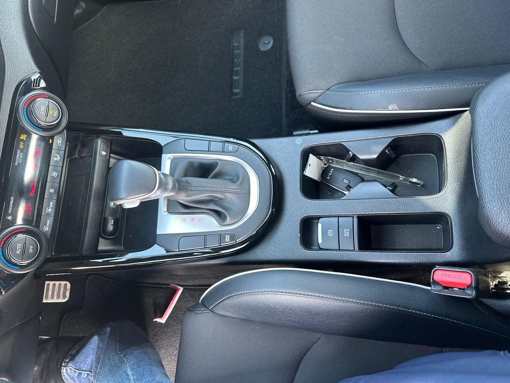 Used 2023 Kia Forte GT-Line w/ GT-Line Premium Package image 12