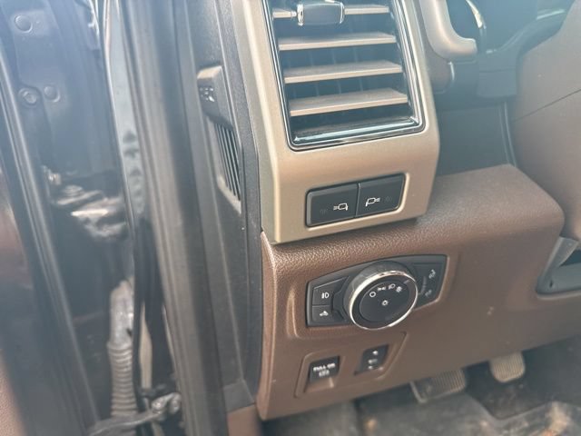 Used 2019 Ford F150 King Ranch w/ Equipment Group 601A Luxury AWD/4WD image 11