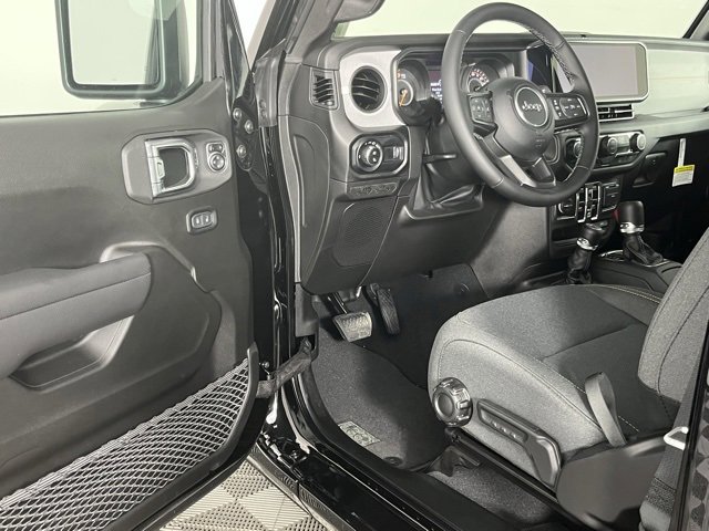 New 2025 Jeep Gladiator Sport image 21