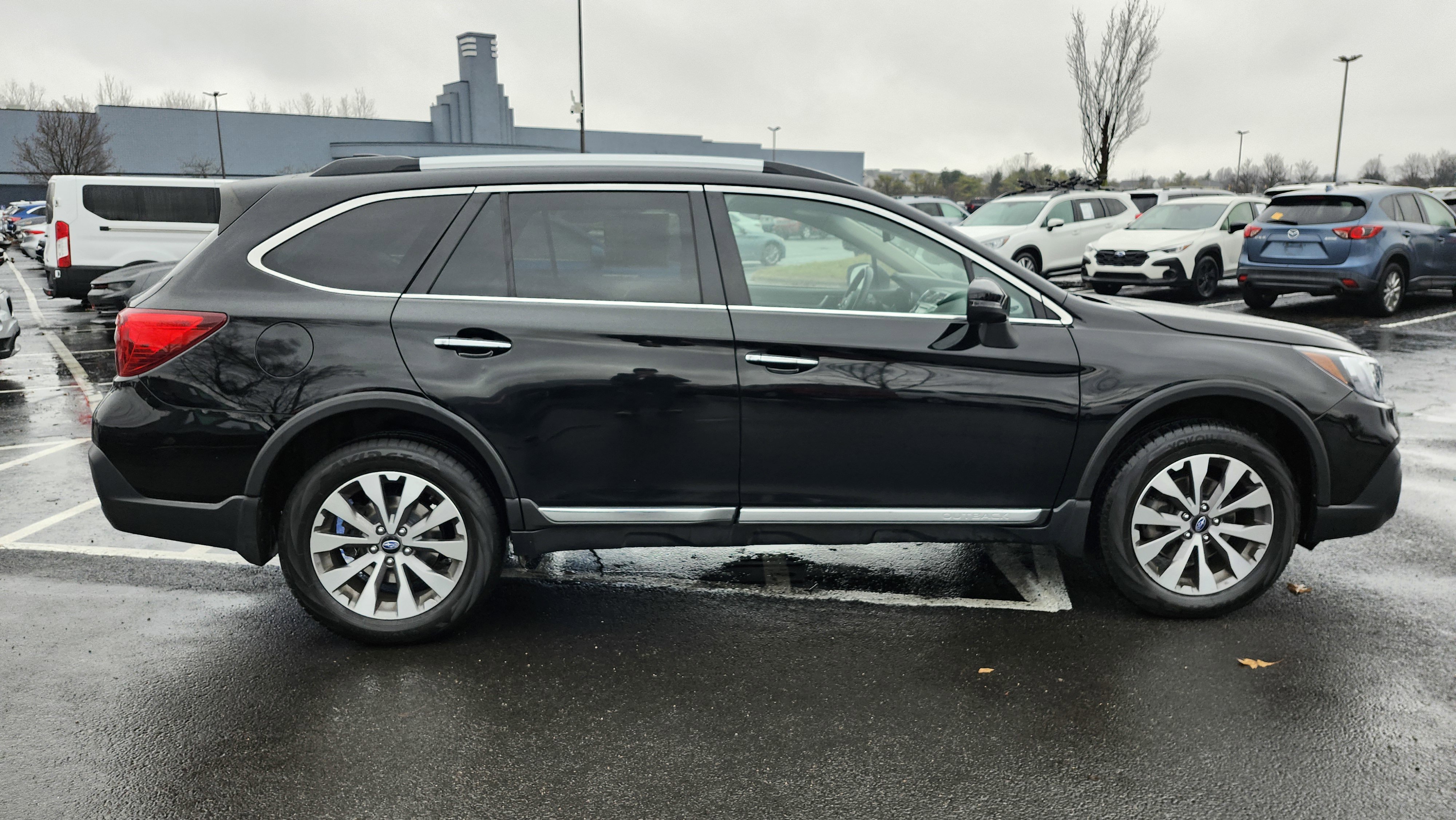 Used 2019 Subaru Outback 2.5i Touring image 18