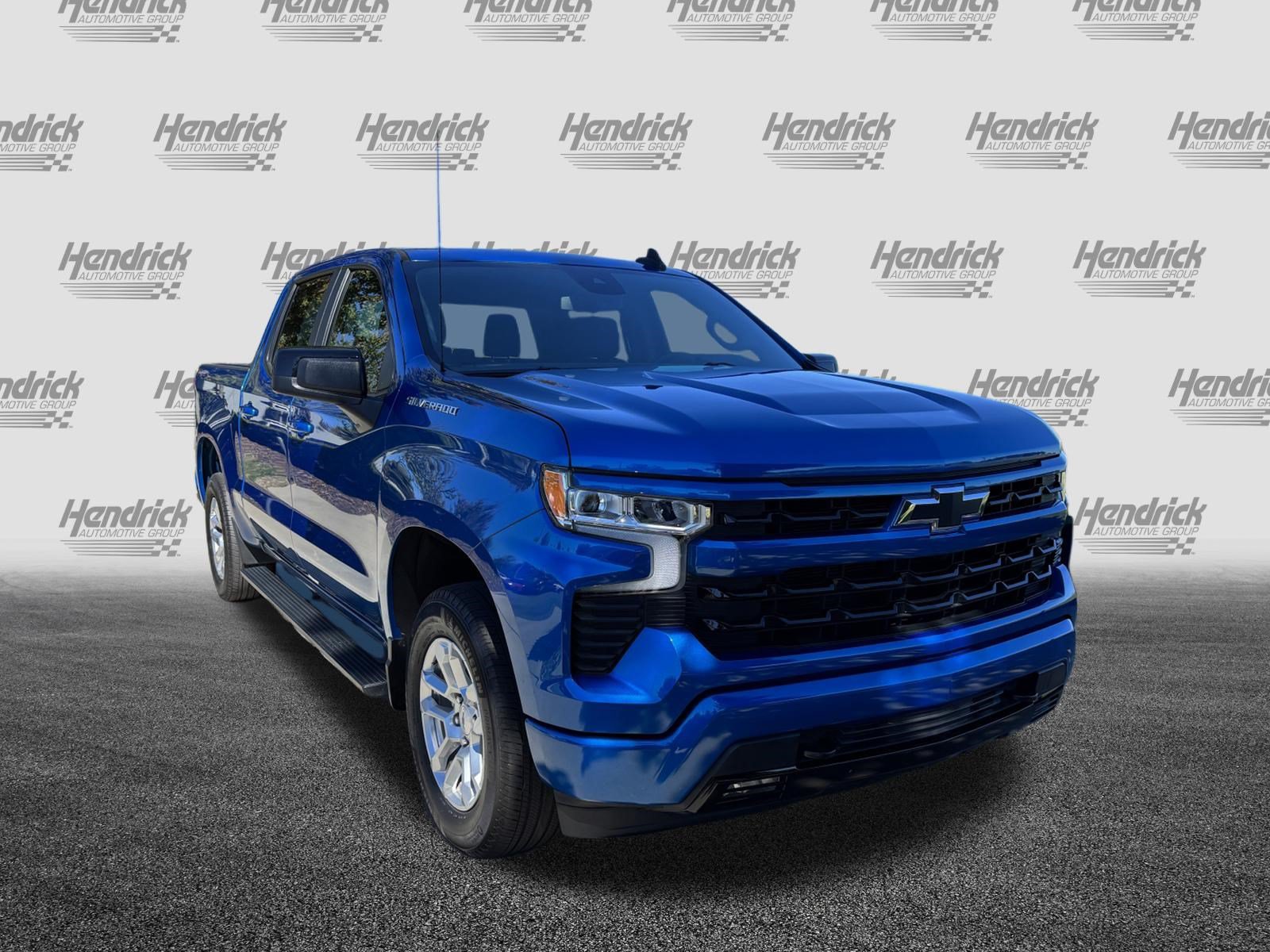 Used 2023 Chevrolet Silverado 1500 RST AWD/4WD image 2