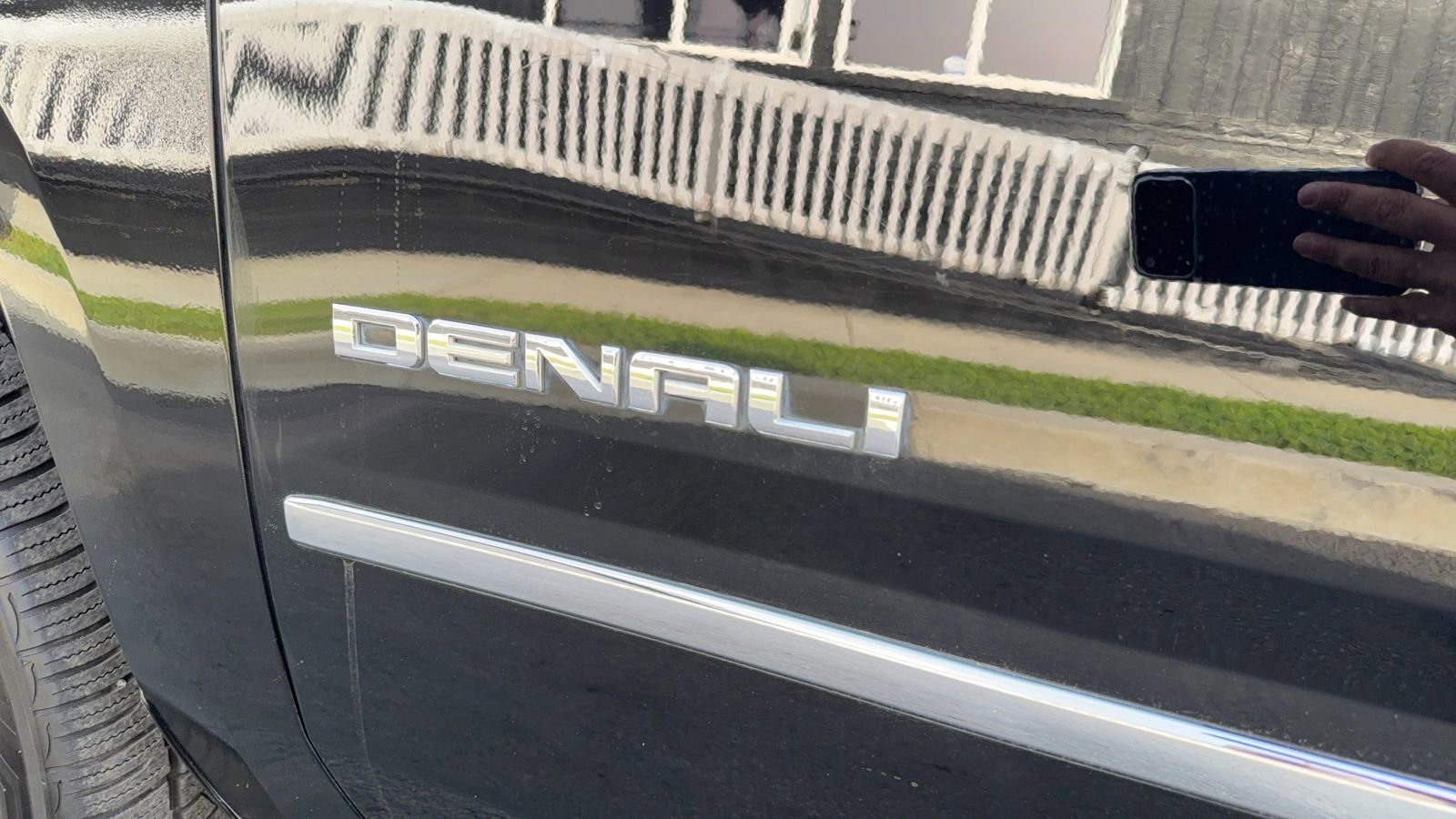 Used 2016 GMC Yukon XL Denali image 14