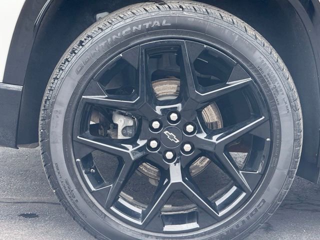 Used 2025 Chevrolet Traverse RS image 12