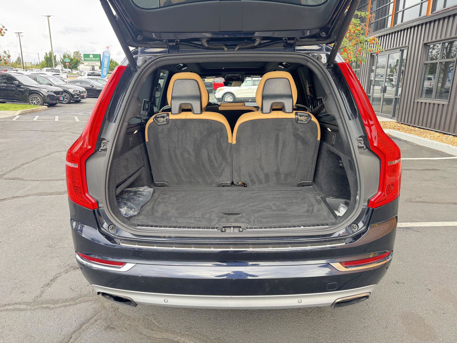 Used 2017 Volvo XC90 T6 Inscription w/ Vision Package AWD/4WD image 24