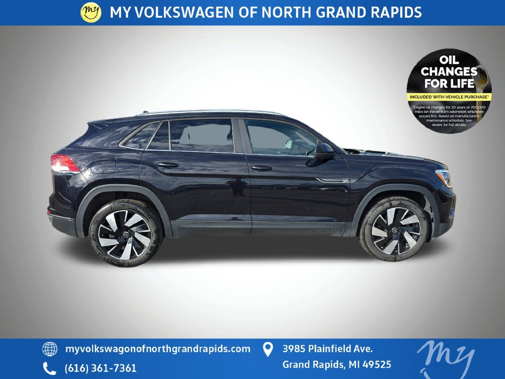 Used 2024 Volkswagen Atlas Cross Sport SE AWD/4WD image 9