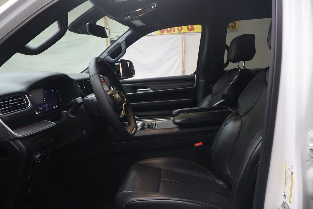 Used 2024 Jeep Wagoneer Series II w/ Flexible Seating Group image 20