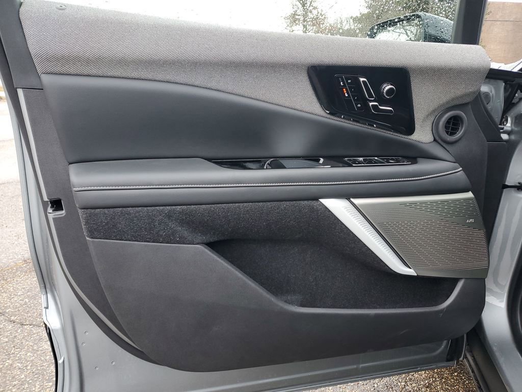 New 2026 Cadillac Optiq Luxury 1 image 23