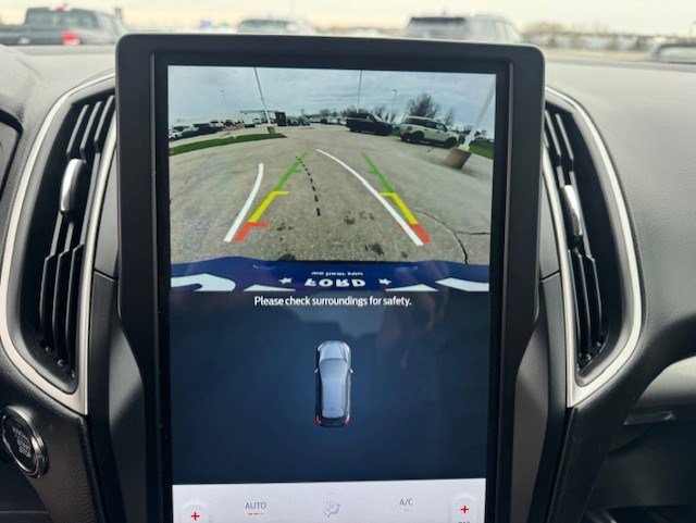 Used 2024 Ford Edge SEL w/ Convenience Package image 17