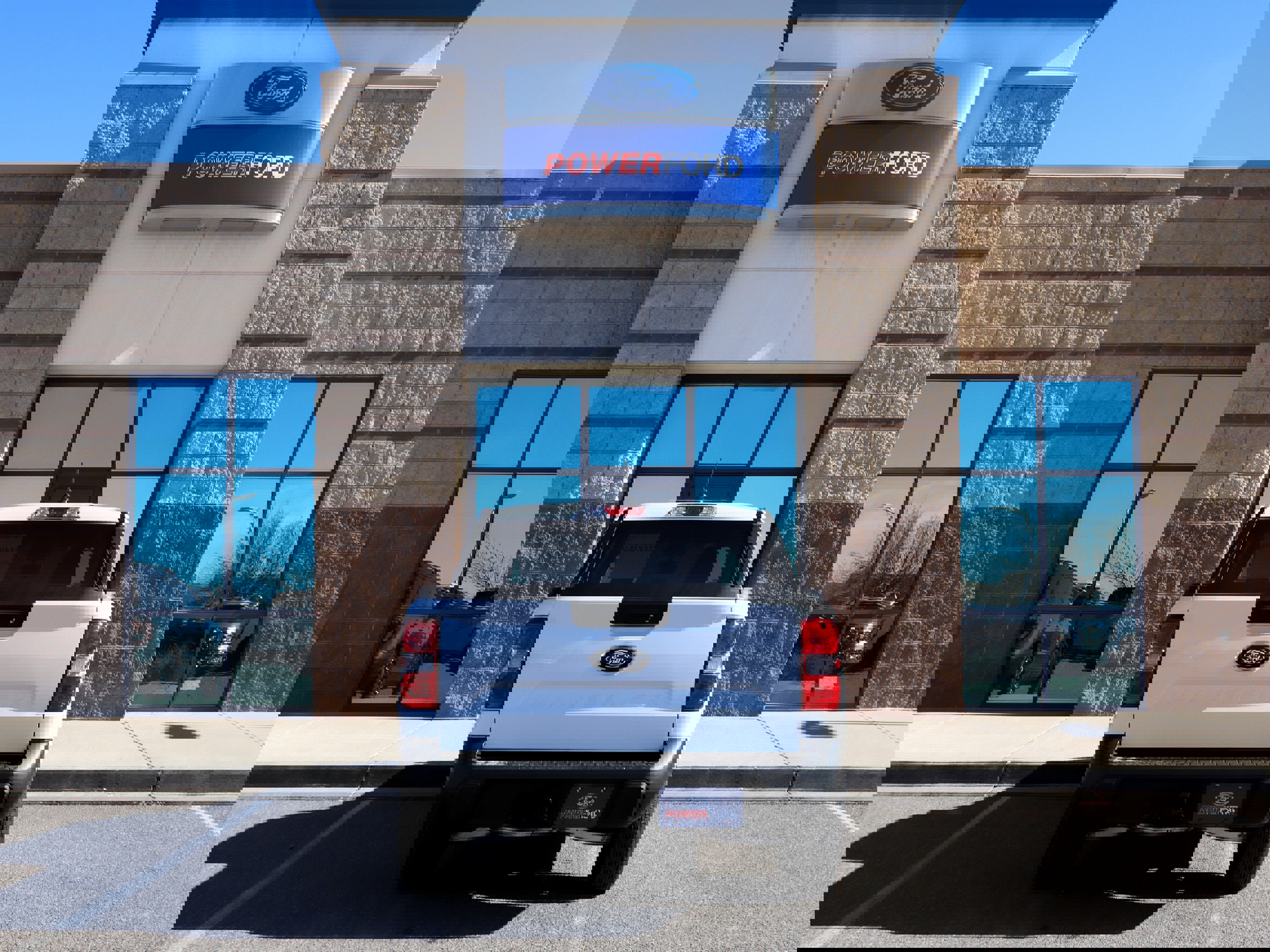 Used 2025 Ford Maverick XL w/ Equipment Group 102A image 7