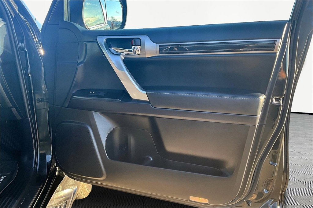 Used 2022 Lexus GX 460 Premium image 24
