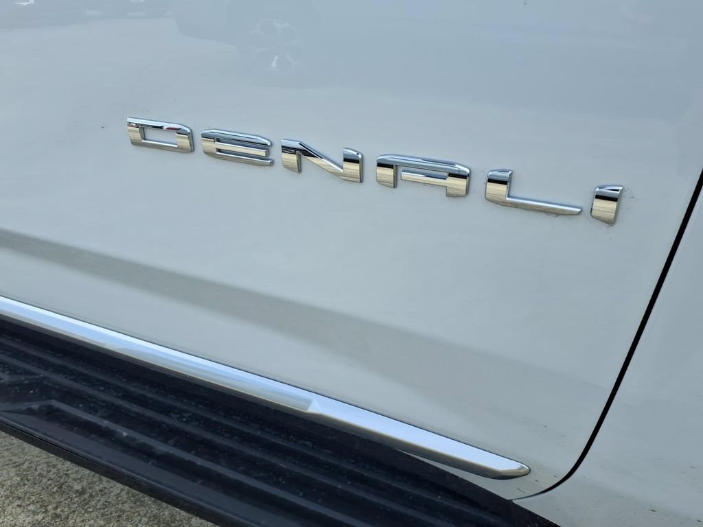 New 2026 GMC Yukon Denali w/ Denali Reserve Package AWD/4WD image 10