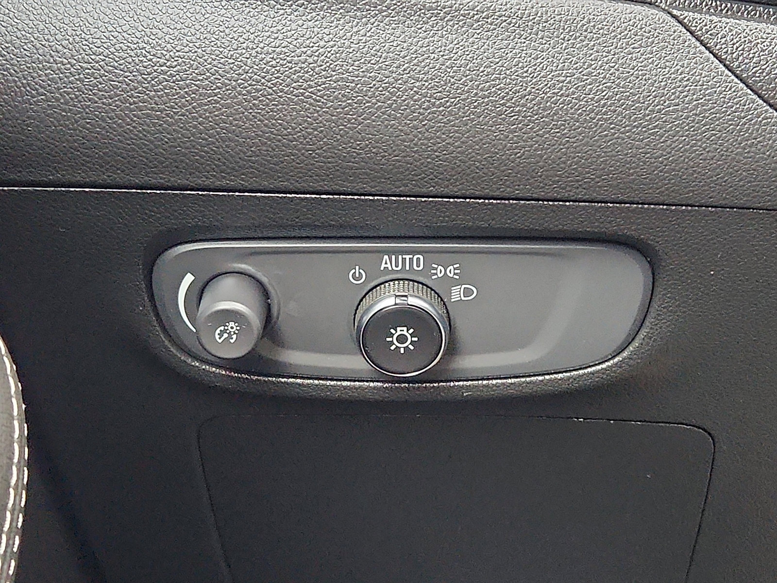 Used 2024 Buick Encore GX Sport Touring image 26