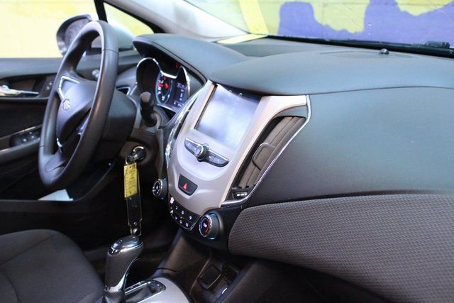 Used 2017 Chevrolet Cruze LS image 10