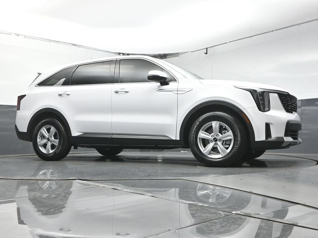 Used 2026 Kia Sorento LX FWD image 30