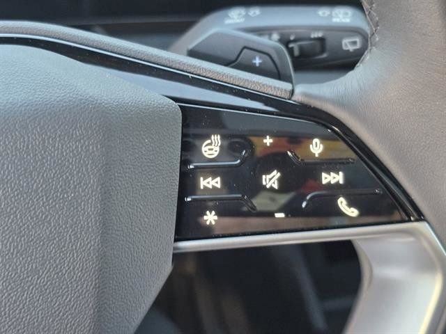 New 2025 Audi Q6 e-tron Premium Plus image 23